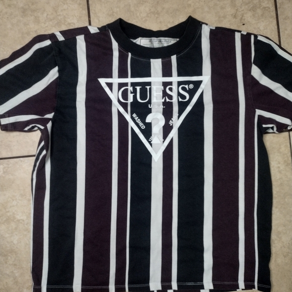 Guess tshirt